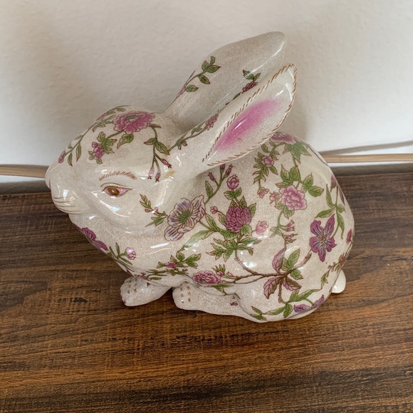 White Porcelain Rabbit with Pink Flowers - Picture 3 of 5